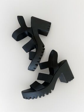 ID Required Chunky retro neutral Black Platform Strappy Heels size 8